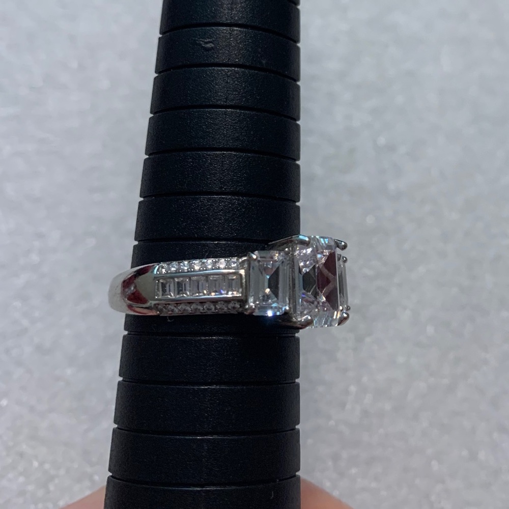 Wedding ring - Picture 3 of 7